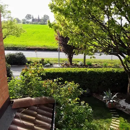 Oda ve Kahvaltı La Rosa Gialla Maranello