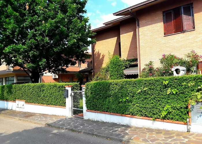 La Rosa Gialla 4* Maranello